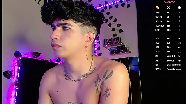 LyleBennett  online show from February 25, 10:48 am