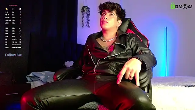 LyleBennett  online show from October 13, 11:34 am