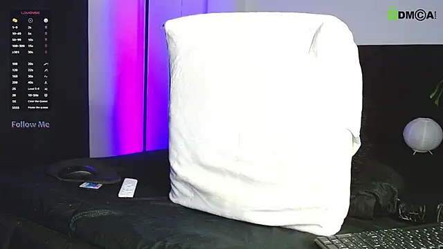 LyleBennett  online show from September 24, 1:39 pm