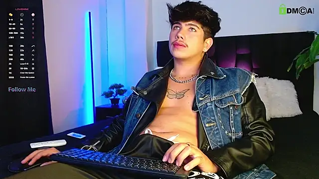 LyleBennett  online show from September 21, 12:32 pm