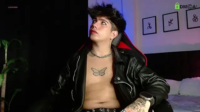 LyleBennett  online show from March 23, 10:37 am