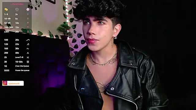 LyleBennett  online show from January 30, 10:29 am