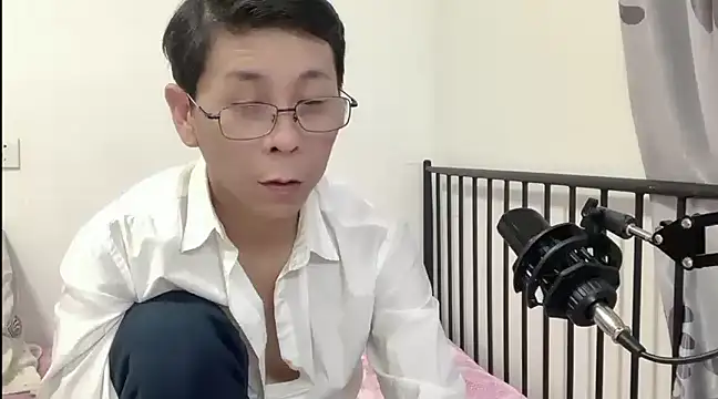 TGH521 online show from January 10, 4:12 am