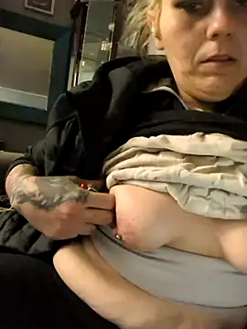 Snapshot of sexycockfiend777 chatting on November 21, 4:55 am sexycockfiend777 online show from November 21, 4:55 am