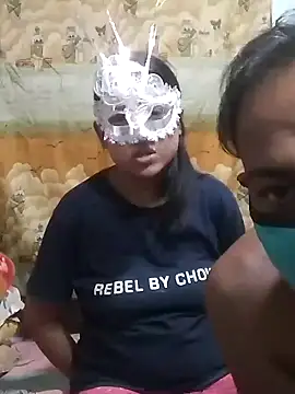 Snapshot of Sexy_Bhabi_007 chatting on February 13, 10:02 am Sexy Bhabi 007 online show from February 13, 10:02 am