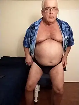 Snapshot of Shoreguy69 chatting on February 12, 6:24 am Shoreguy69 online show from February 12, 6:24 am