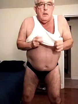 Snapshot of Shoreguy69 chatting on December 14, 10:54 am Shoreguy69 online show from December 14, 10:54 am