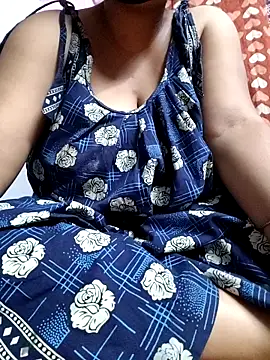 BERRY 00 online show from February 28, 5:45 pm