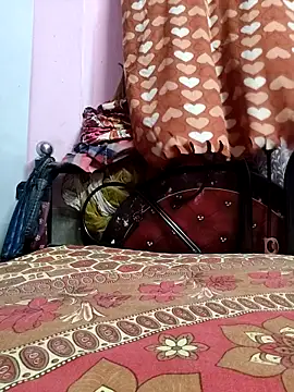 BERRY 00 online show from April 3, 10:00 am