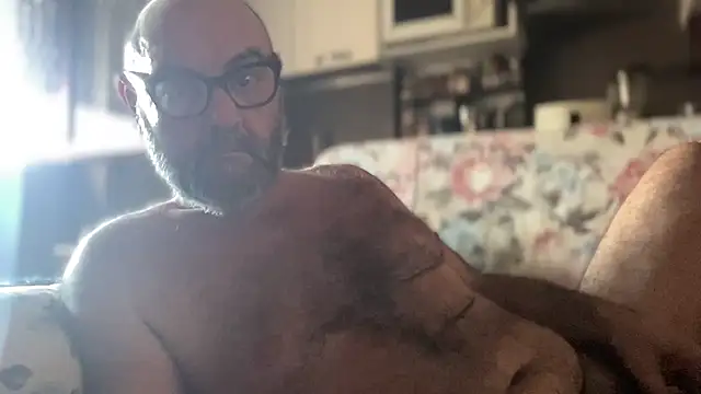 Snapshot of MM7026 chatting on August 1, 2:15 pm MM7026 online show from August 1, 2:15 pm