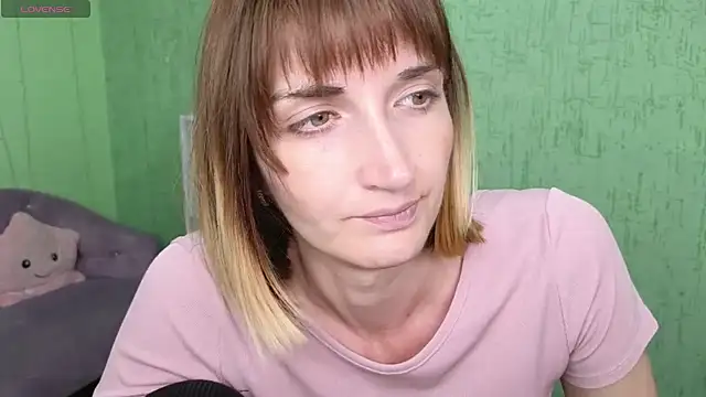 Snapshot of Nika_Kitten chatting on May 15, 10:35 am Nika Kitten online show from May 15, 10:35 am