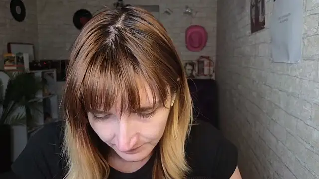Snapshot of Nika_Kitten chatting on April 20, 11:35 am Nika Kitten online show from April 20, 11:35 am
