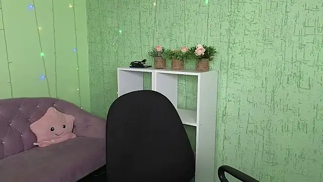 Snapshot of Nika_Kitten chatting on May 4, 11:13 am Nika Kitten online show from May 4, 11:13 am