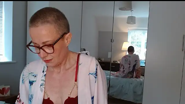 ELEGANT-ARIA36 online show from February 14, 12:36 pm