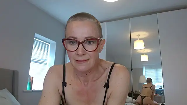 ELEGANT-ARIA36 online show from March 11, 11:44 am