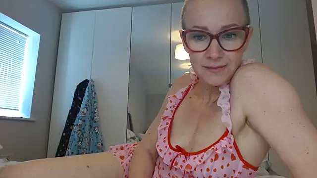 ELEGANT-ARIA36 online show from March 18, 12:06 pm