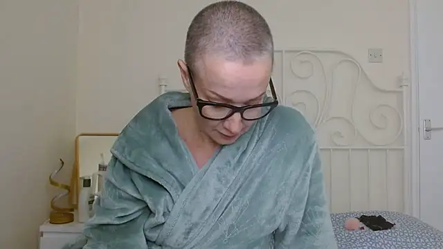 ELEGANT-ARIA36 online show from March 9, 11:58 am