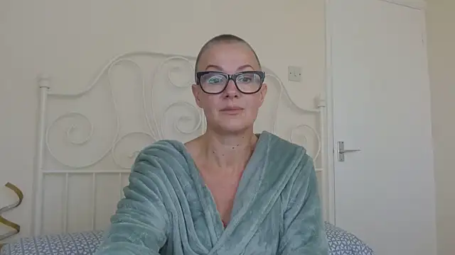 ELEGANT-ARIA36 online show from October 7, 12:39 pm