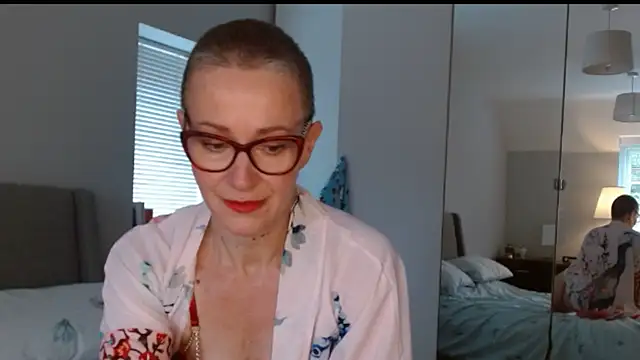 ELEGANT-ARIA36 online show from February 14, 9:34 am