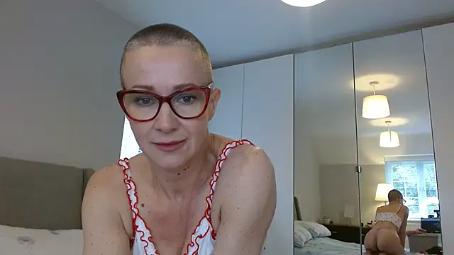 ELEGANT-ARIA36 online show from March 7, 10:46 am