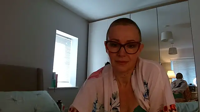 ELEGANT-ARIA36 online show from February 18, 9:43 am