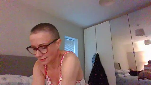 ELEGANT-ARIA36 online show from February 9, 3:45 pm