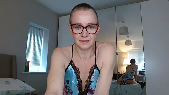 ELEGANT-ARIA36 online show from February 24, 8:49 am