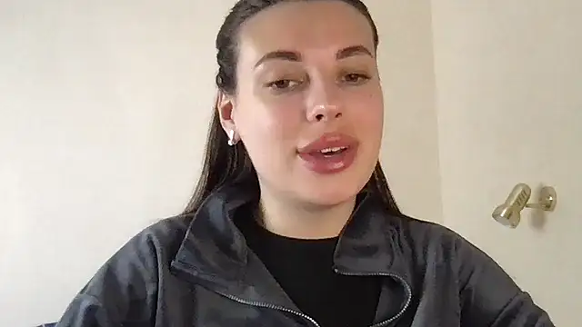 MoonriseGoddess online show from April 25, 9:23 am