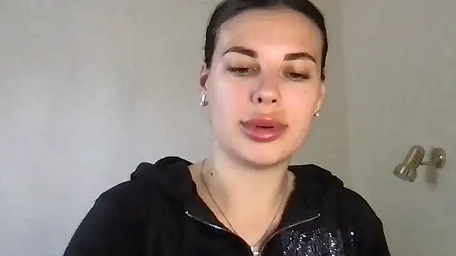 MoonriseGoddess online show from April 19, 9:54 am