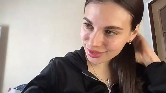 MoonriseGoddess online show from April 14, 9:25 am