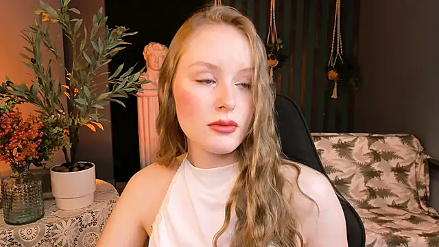 Snapshot of VivienLeeigh chatting on November 27, 9:10 am VivienLeeigh online show from November 27, 9:10 am