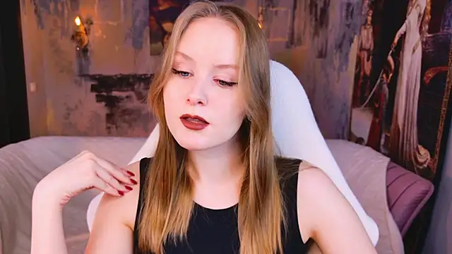 VivienLeeigh online show from March 22, 5:10 am