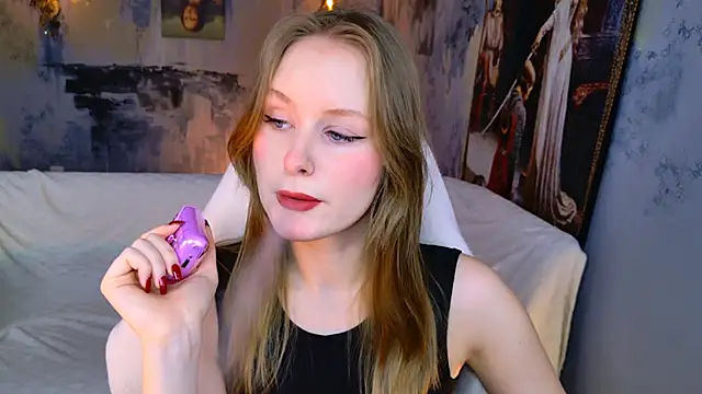 VivienLeeigh online show from March 28, 5:08 am