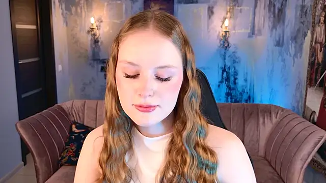 Snapshot of VivienLeeigh chatting on November 11, 9:15 am VivienLeeigh online show from November 11, 9:15 am