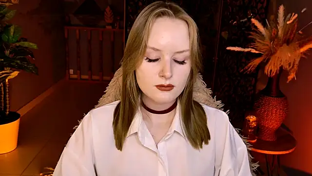 Snapshot of VivienLeeigh chatting on June 5, 6:52 am VivienLeeigh online show from June 5, 6:52 am