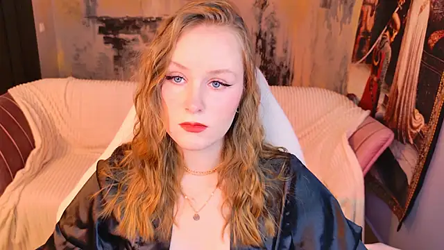 VivienLeeigh online show from April 11, 7:05 am