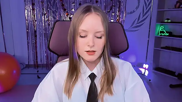 Snapshot of VivienLeeigh chatting on March 9, 6:21 pm VivienLeeigh online show from March 9, 6:21 pm