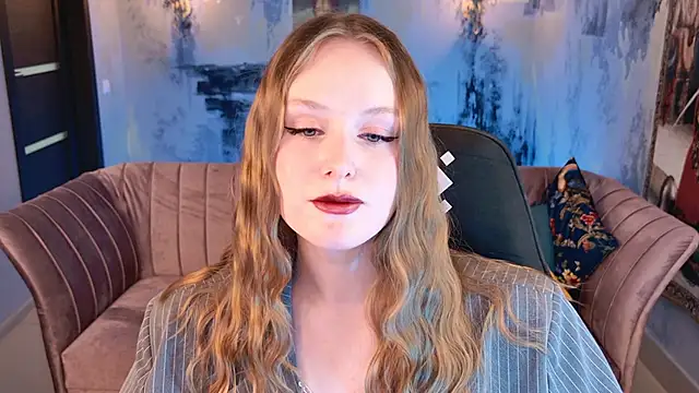 Snapshot of VivienLeeigh chatting on November 9, 7:12 am VivienLeeigh online show from November 9, 7:12 am