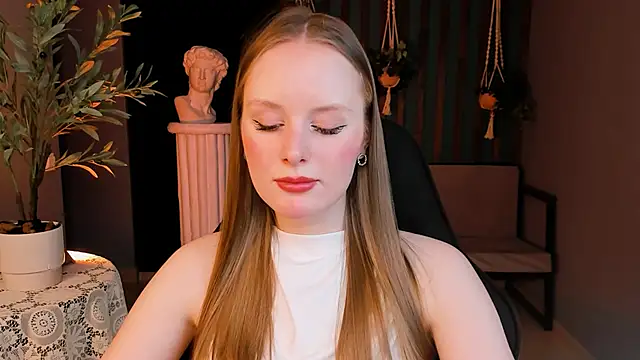 Snapshot of VivienLeeigh chatting on November 14, 3:05 pm VivienLeeigh online show from November 14, 3:05 pm