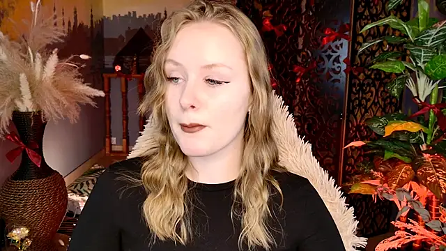 VivienLeeigh online show from February 13, 9:09 am