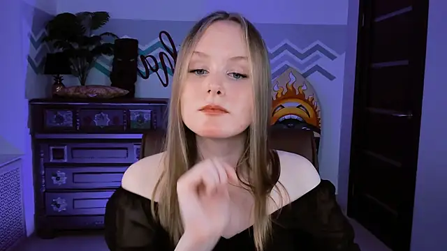 Snapshot of VivienLeeigh chatting on March 12, 7:14 pm VivienLeeigh online show from March 12, 7:14 pm