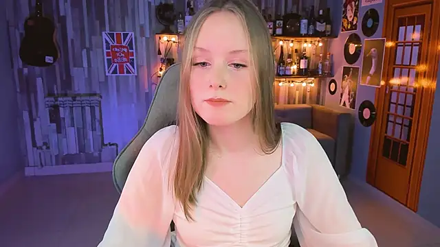 Snapshot of VivienLeeigh chatting on March 18, 7:22 pm VivienLeeigh online show from March 18, 7:22 pm