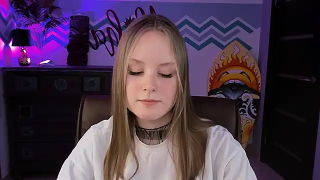 Snapshot of VivienLeeigh chatting on March 2, 6:24 pm VivienLeeigh online show from March 2, 6:24 pm