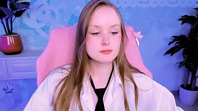 Snapshot of VivienLeeigh chatting on October 13, 1:45 pm VivienLeeigh online show from October 13, 1:45 pm