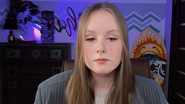 Snapshot of VivienLeeigh chatting on February 22, 3:25 pm VivienLeeigh online show from February 22, 3:25 pm