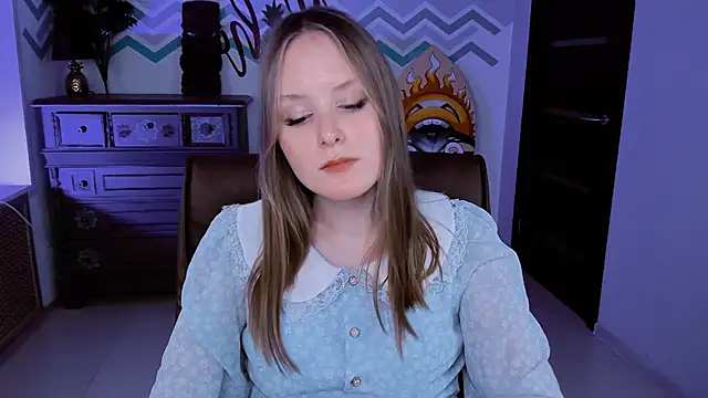 Snapshot of VivienLeeigh chatting on March 13, 8:11 pm VivienLeeigh online show from March 13, 8:11 pm