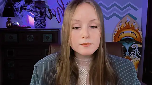 Snapshot of VivienLeeigh chatting on February 22, 12:18 pm VivienLeeigh online show from February 22, 12:18 pm