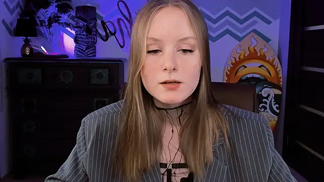 Snapshot of VivienLeeigh chatting on February 23, 3:18 pm VivienLeeigh online show from February 23, 3:18 pm