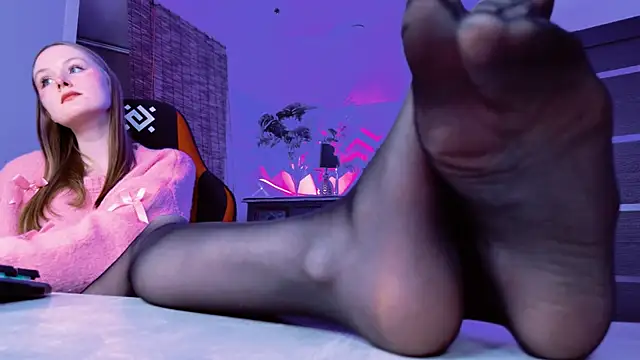 Snapshot of VivienLeeigh chatting on October 8, 1:56 pm VivienLeeigh online show from October 8, 1:56 pm