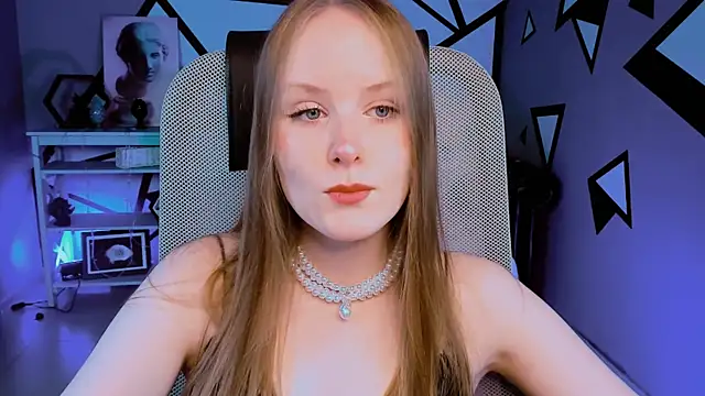 Snapshot of VivienLeeigh chatting on October 4, 9:33 am VivienLeeigh online show from October 4, 9:33 am